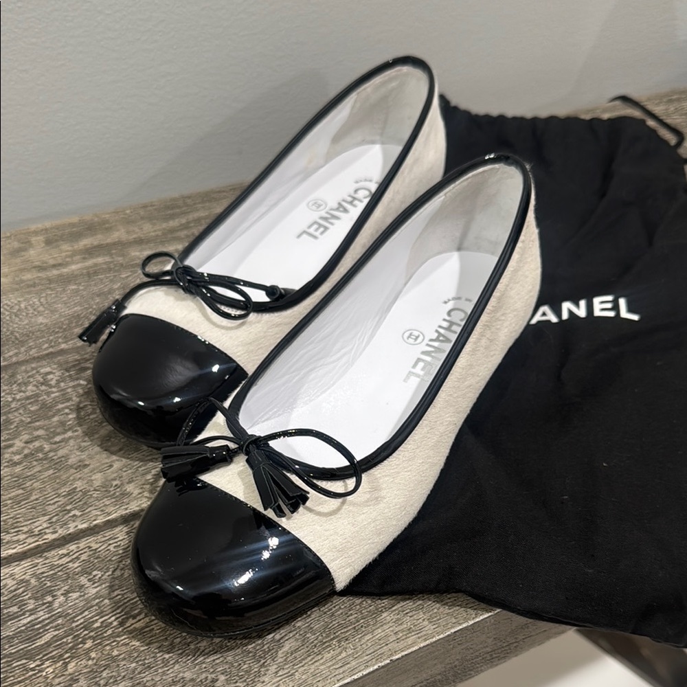 NWT VINTAGE Chanel Pony Hair Ballet Flats!!!! Very Rare!!